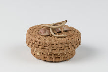 Load image into Gallery viewer, James Ebbert Rock/Wisteria Basket
